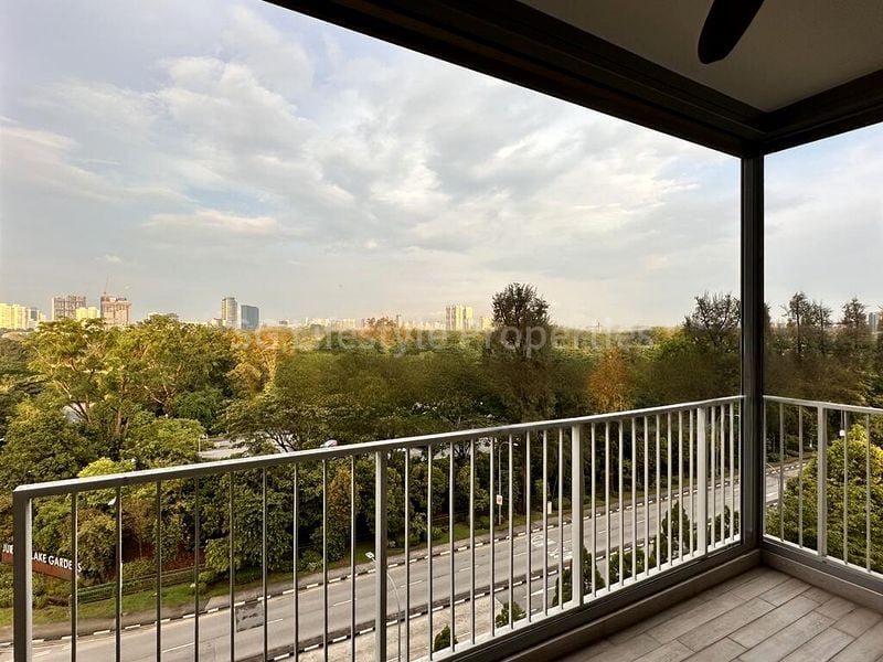 4 Bed Executive Condo for Sale in Lake Life - Image 1