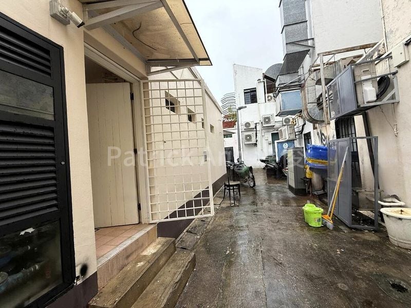 Shop / Shophouse for Rent: Jalan Sultan - Image 3
