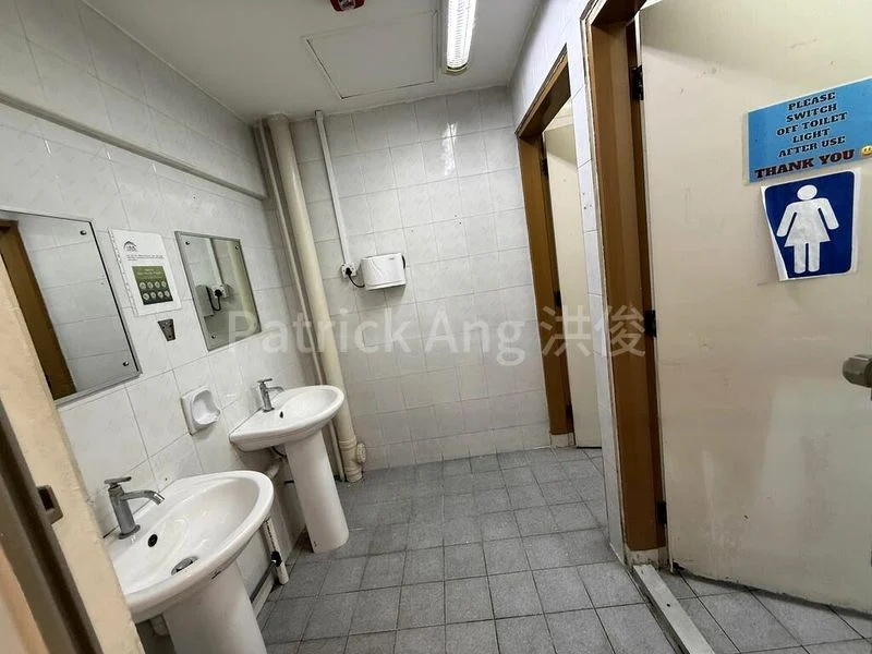 Shop / Shophouse for Rent: Jalan Sultan - Image 9