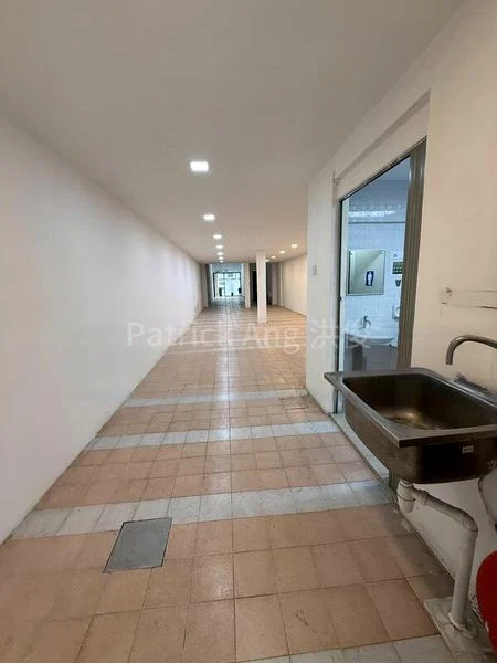 Shop / Shophouse for Rent: Jalan Sultan - Image 7