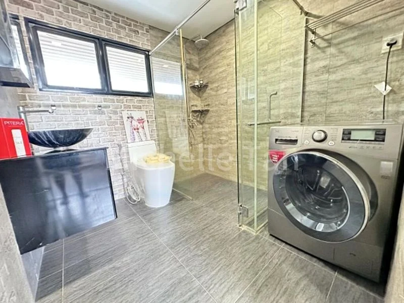 1 Bed Walk-up Apartment (Condo) for Rent in  723 East Coast Road - Image 1