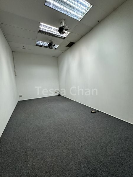 Other Retail for Rent in  High Street Centre - Image 1