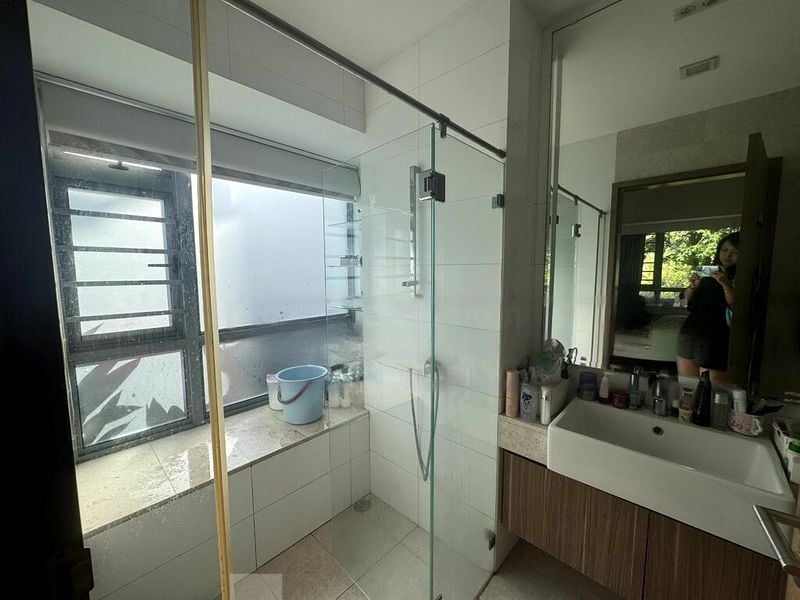 2 Bed Condo for Sale in Waterfront Waves - Image 2