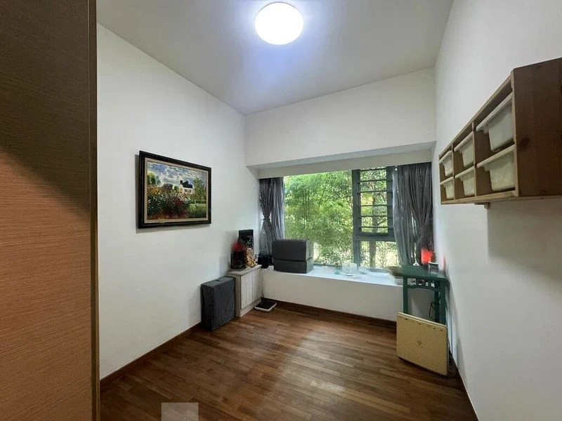 2 Bed Condo for Sale in Waterfront Waves - Image 4