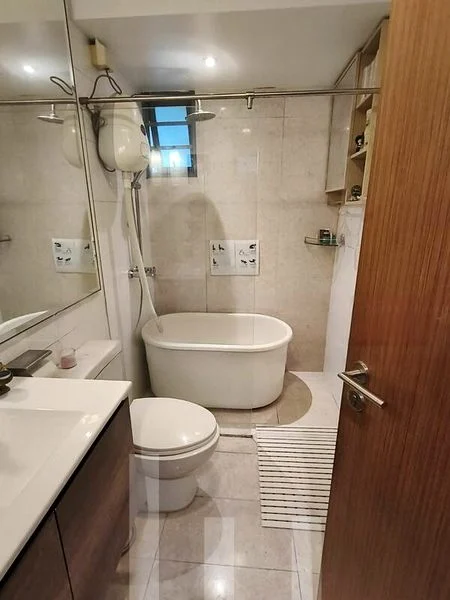 2 Bed Condo for Sale in Waterfront Waves - Image 5