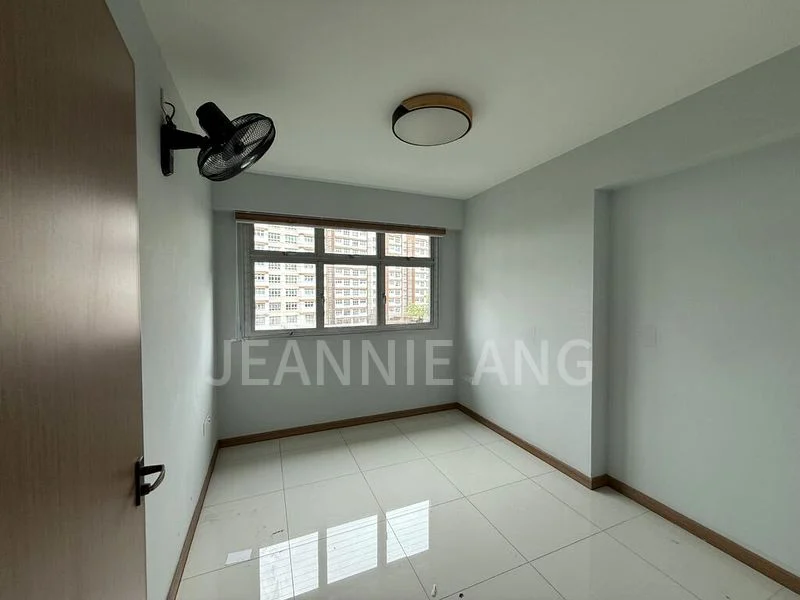 Common Room (HDB) for Rent in  355A Anchorvale Lane - Image 3
