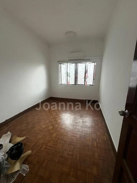 3 Bed Corner Terrace (Landed) for Rent in  Parry Green - Image 8