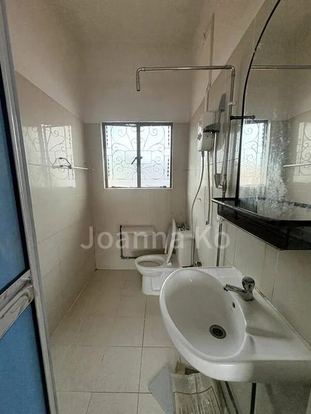 3 Bed Corner Terrace (Landed) for Rent in  Parry Green - Image 2