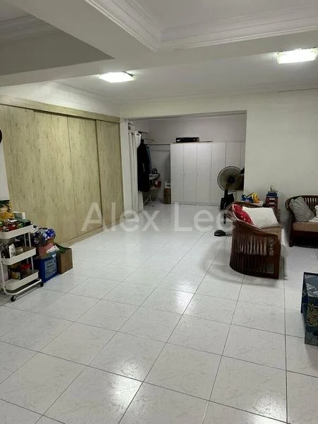 5 Room (5I) HDB for Sale in  718 Woodlands Avenue 6 - Image 3