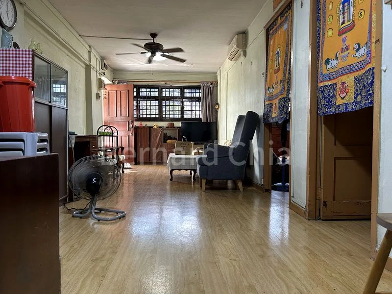 3 Room (3I) HDB for Sale in 53 Sims Place - Image 1