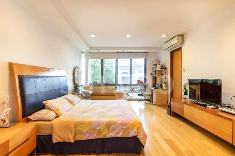 4 Bed Terraced House (Landed) for Sale in  Sunrise Villa - Image 2