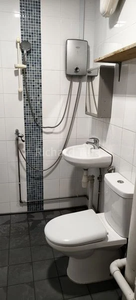 4 Room (4A) HDB for Rent in  348 Bukit Batok Street 34 - Image 6