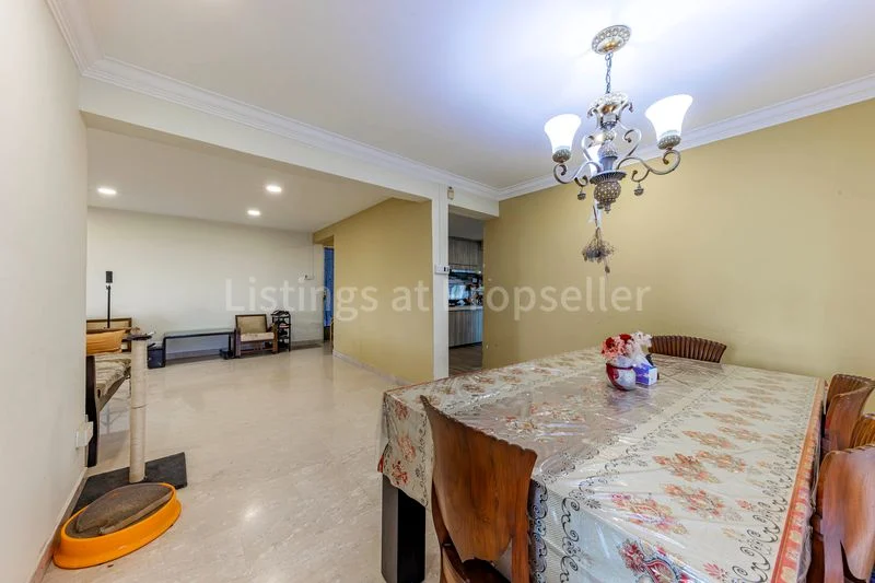 5 Room (5I) HDB for Sale in 116 Jurong East Street 13 - Image 5