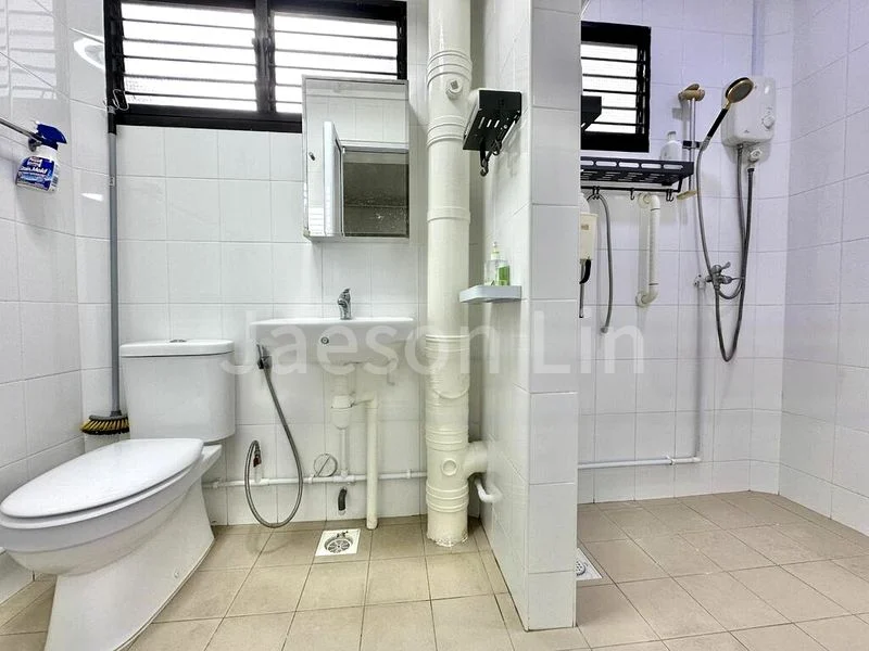 Room (HDB) for Rent in  404 Woodlands Street 41 - Image 9