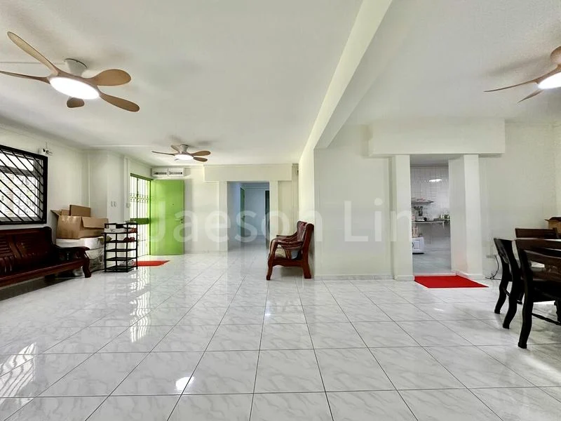 Room (HDB) for Rent in  404 Woodlands Street 41 - Image 5