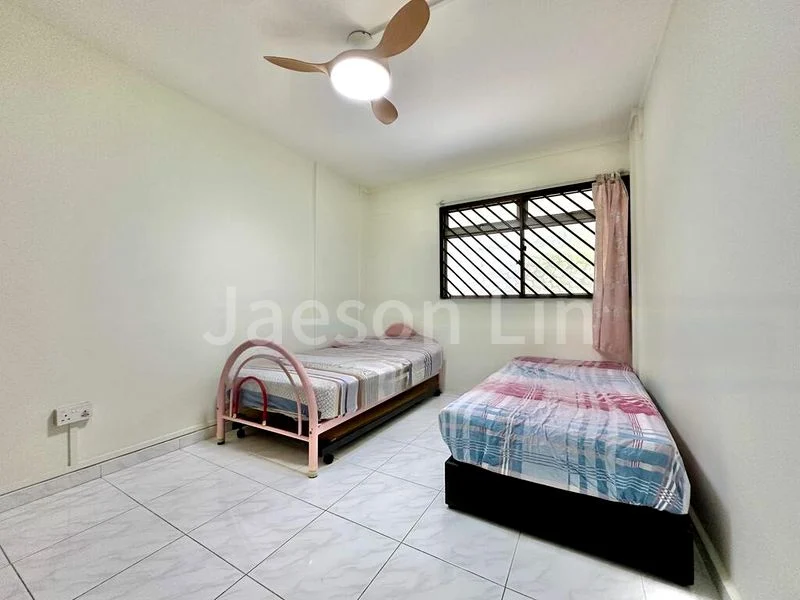 Room (HDB) for Rent in  404 Woodlands Street 41 - Image 2
