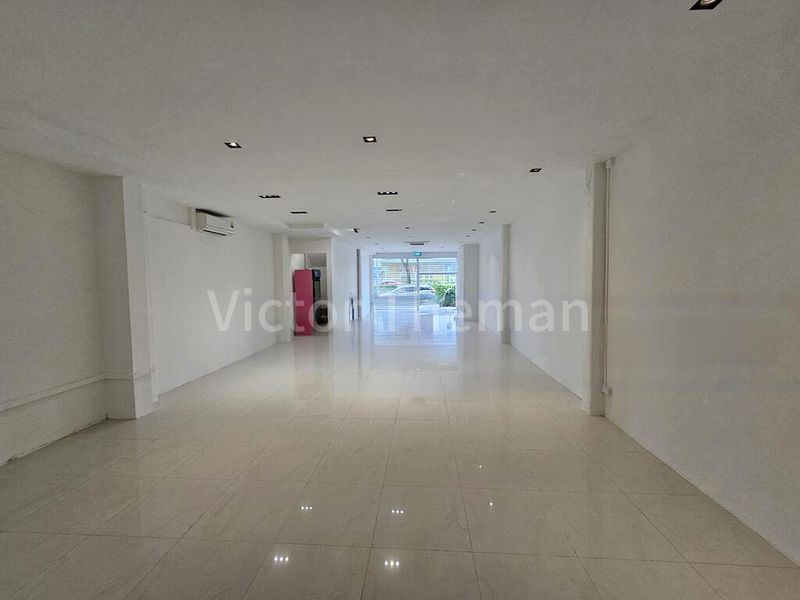 Shop / Shophouse for Rent: 246 Upper Thomson Road - Image 2