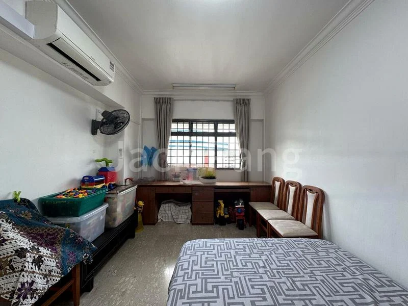 5 Room (5A) HDB for Sale in  313 Sembawang Drive - Image 7