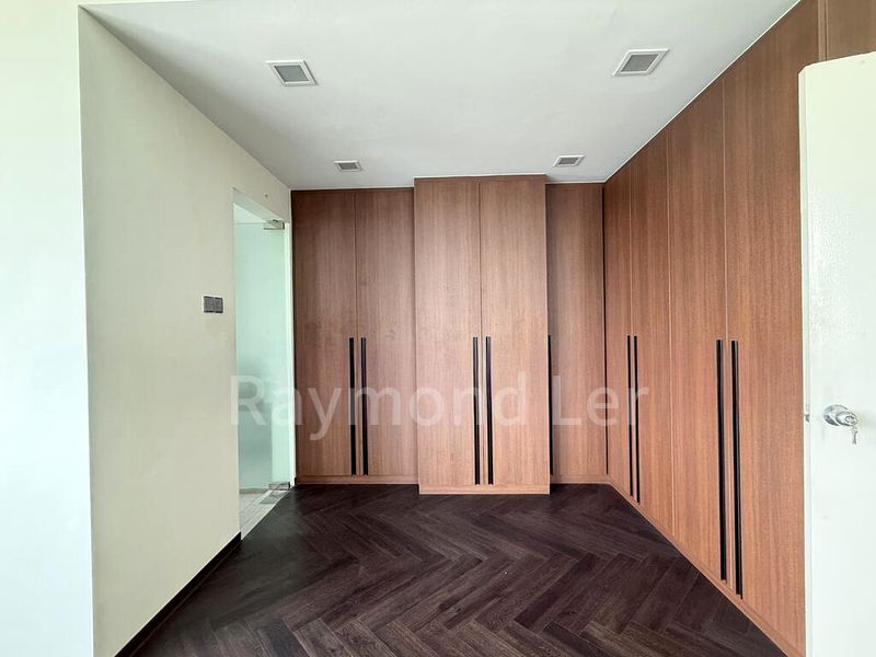 4 Bed Condo for Rent in The Waterside - Image 2