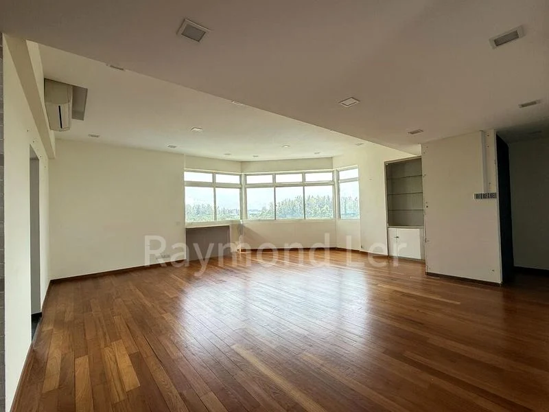4 Bed Condo for Rent in  The Waterside - Image 7
