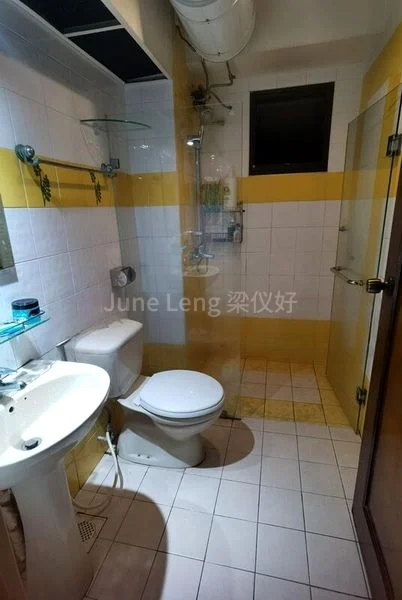 5 Room (5I) HDB for Sale in  403B Fernvale Lane - Image 3