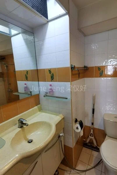 5 Room (5I) HDB for Sale in  403B Fernvale Lane - Image 8