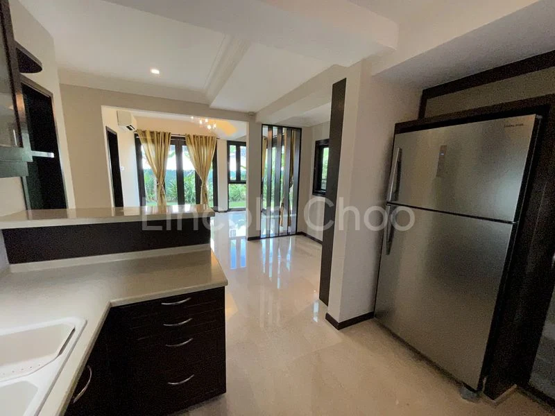 4+1 Bed Semi-Detached House (Landed) for Sale in  Hillcrest Park - Image 6