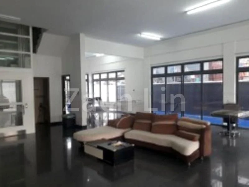 10 Bed Bungalow (Landed) for Sale in  Kovan Close - Image 2