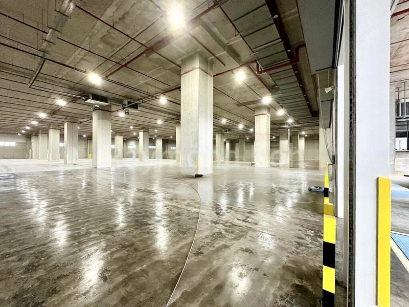 Warehouse for Rent: 24 Buroh Crescent - Image 3