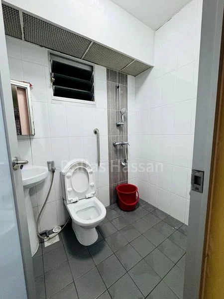 3 Room (3A) HDB for Sale in  672B Yishun Avenue 4 - Image 3