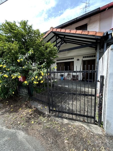 4 Bed Terraced House (Landed) for Sale in  Upper Thomson Road - Image 2