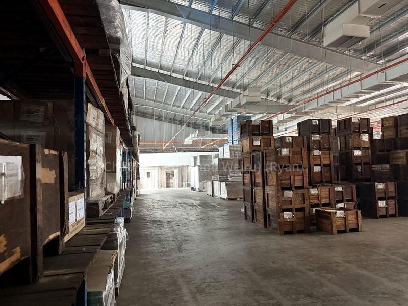 Warehouse for Rent: 4m Clear, Column-Free | Dedicated Cargo Lift @ Gul - Image 3