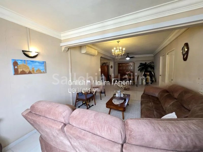 5 Room (5I) HDB for Sale in  389 Tampines Street 32 - Image 2