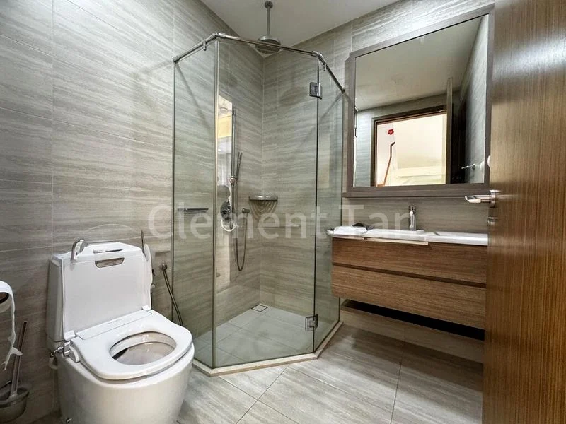 4 Bed Terraced House (Landed) for Rent in  Alana - Image 13