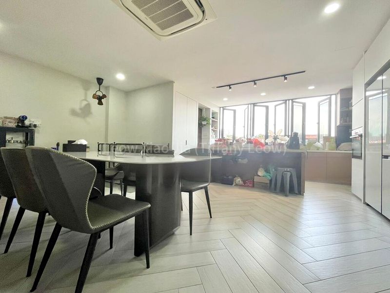 6 Bed Terraced House (Landed) for Sale in  Teacher's Housing Estate - Image 8