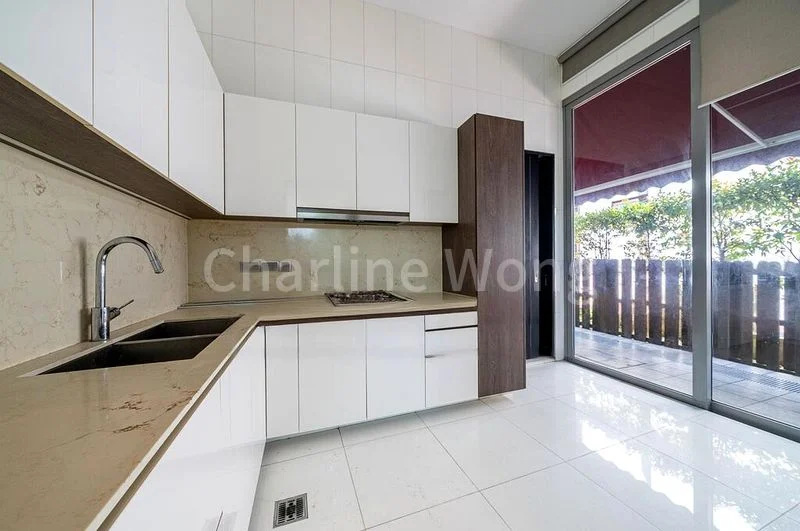 7 Bed Bungalow (Landed) for Rent in  Paradise Island - Image 17