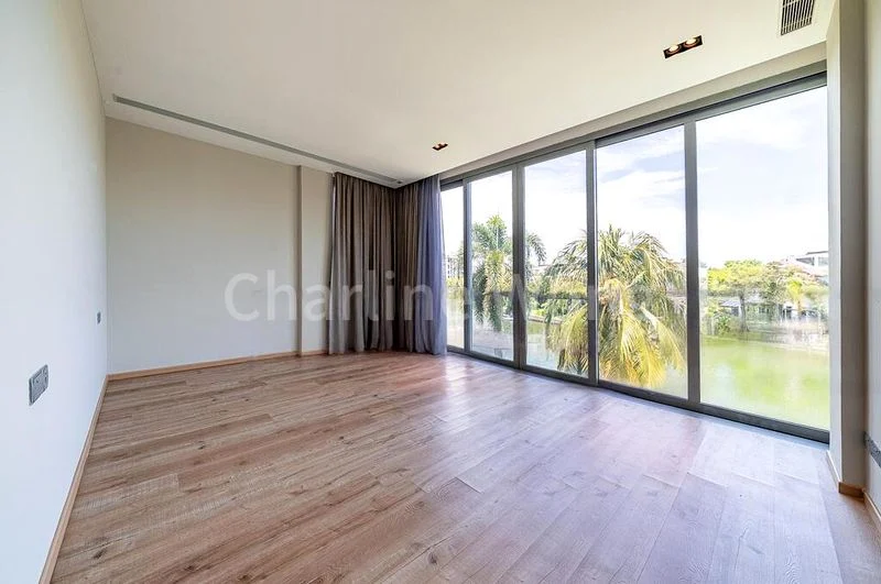 7 Bed Bungalow (Landed) for Rent in  Paradise Island - Image 9