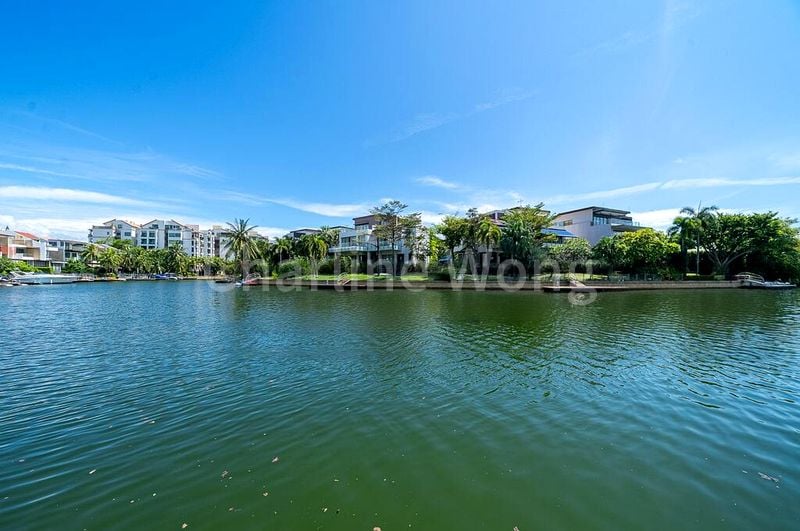 7 Bed Bungalow (Landed) for Rent in  Paradise Island - Image 1