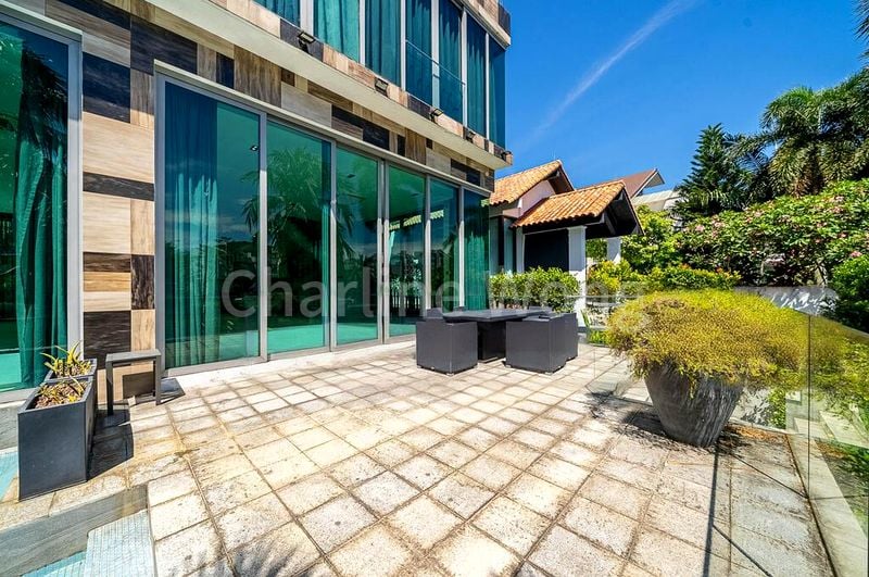 7 Bed Bungalow (Landed) for Rent in  Paradise Island - Image 2