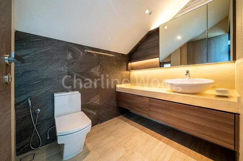 7 Bed Bungalow (Landed) for Rent in  Paradise Island - Image 5