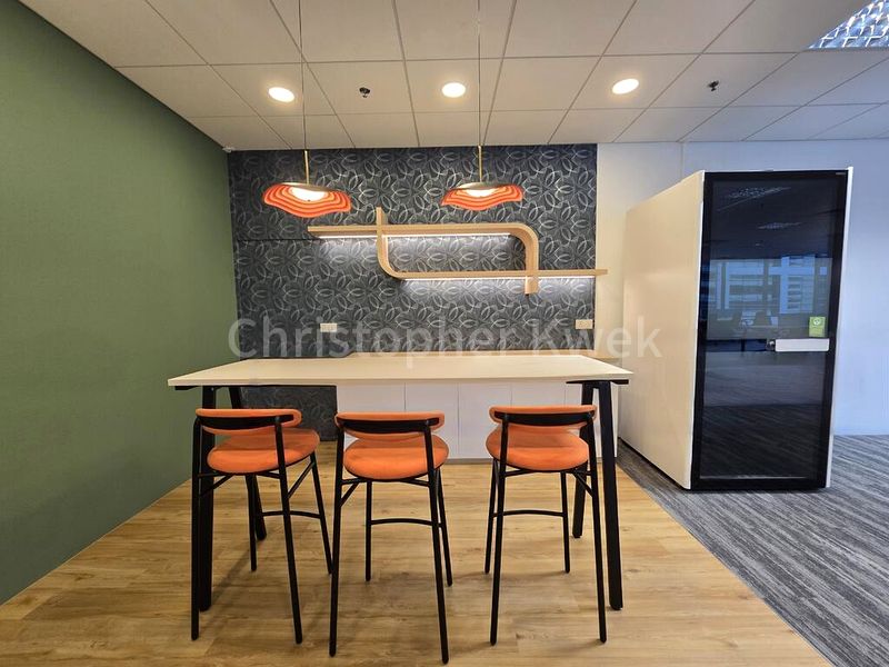 Office for Rent: Plus 2,000 sq ft Office Space, 123 Main Street, Downtown Complex - Image 4