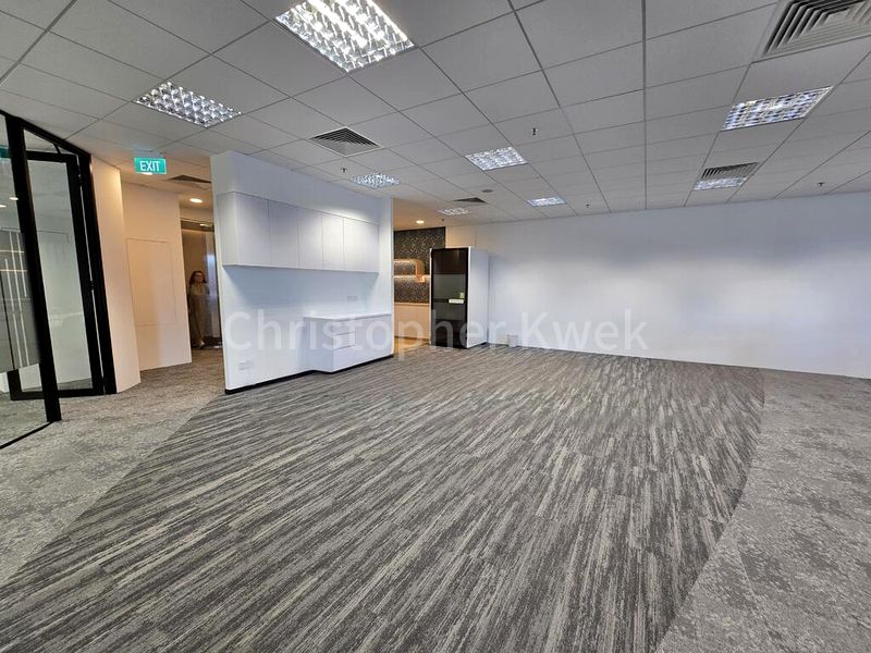 Office for Rent: Plus 2,000 sq ft Office Space, 123 Main Street, Downtown Complex - Image 7