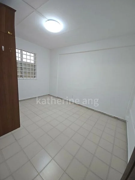 3 Room (3NG) HDB for Rent in 303 Serangoon Avenue 2 - Image 3