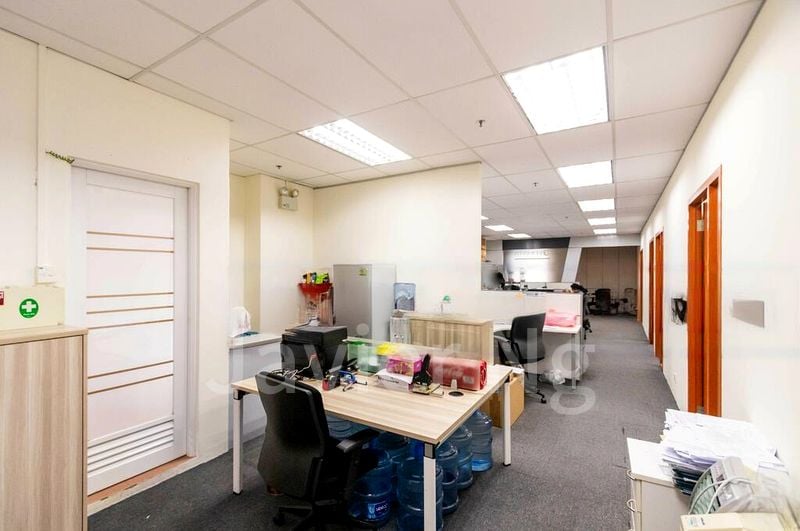 Light Industrial (B1) for Rent: Tradehub 21 - Image 4