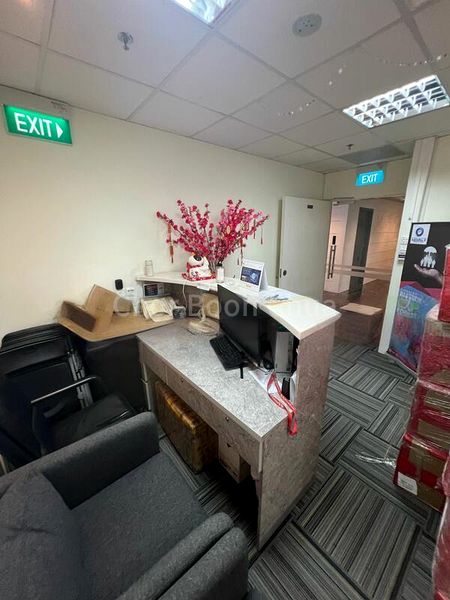 Office for Rent: International Plaza - Image 3