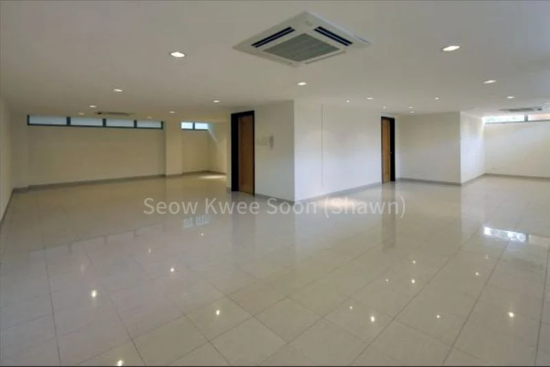 6 Bed Good Class Bungalow (Landed) for Rent in  Villas Holland - Image 15