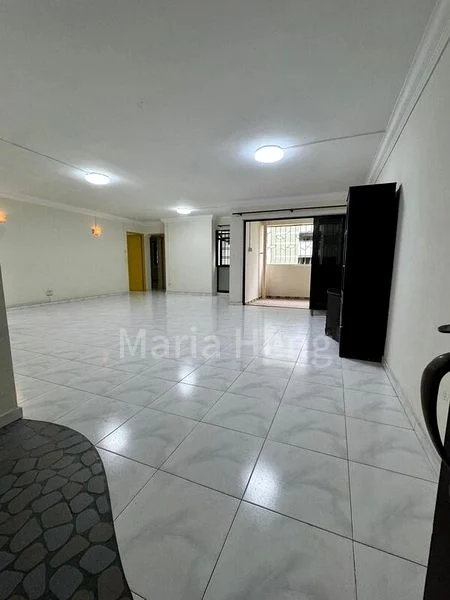 Executive HDB for Sale in  415 Sembawang Drive - Image 1