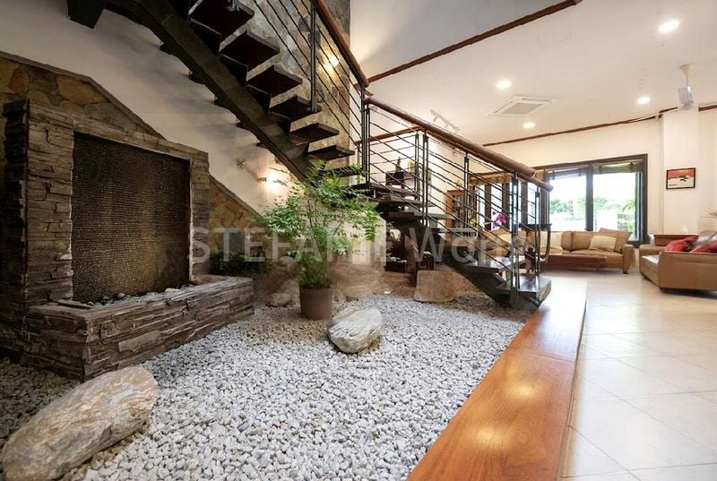 6 Bed Semi-Detached House (Landed) for Sale in Mount Sinai Crescent - Image 1