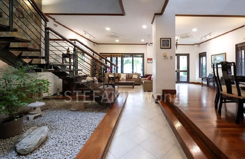 6 Bed Semi-Detached House (Landed) for Sale in Mount Sinai Crescent - Image 5