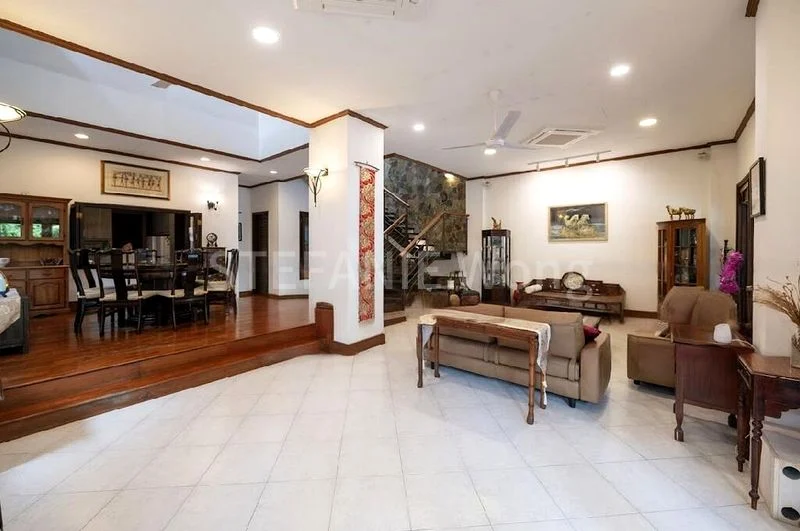 6 Bed Semi-Detached House (Landed) for Sale in Mount Sinai Crescent - Image 7